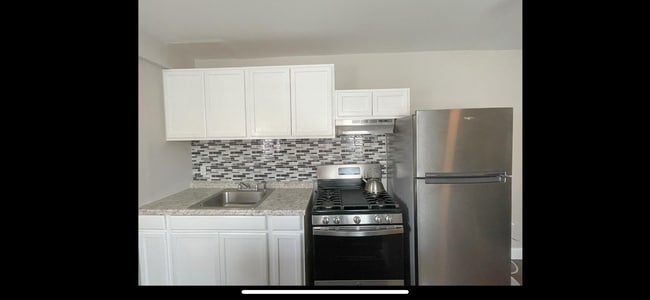 Photo - 2033 Mistral Pl Unit B