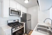 1BR, 1BA - 600SF - Kitchen - Azul Apartments