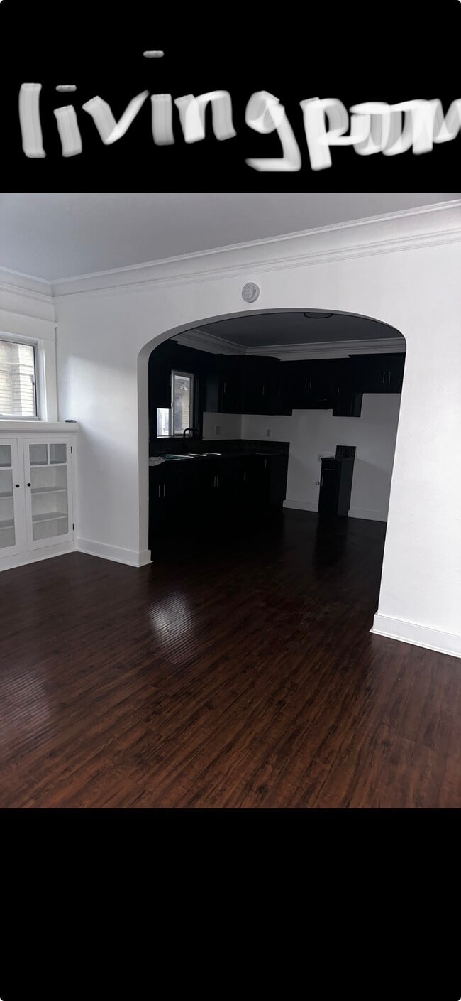 Photo - 613 W 48th St House