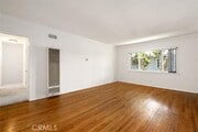 Photo - 5851 Woodman Ave
