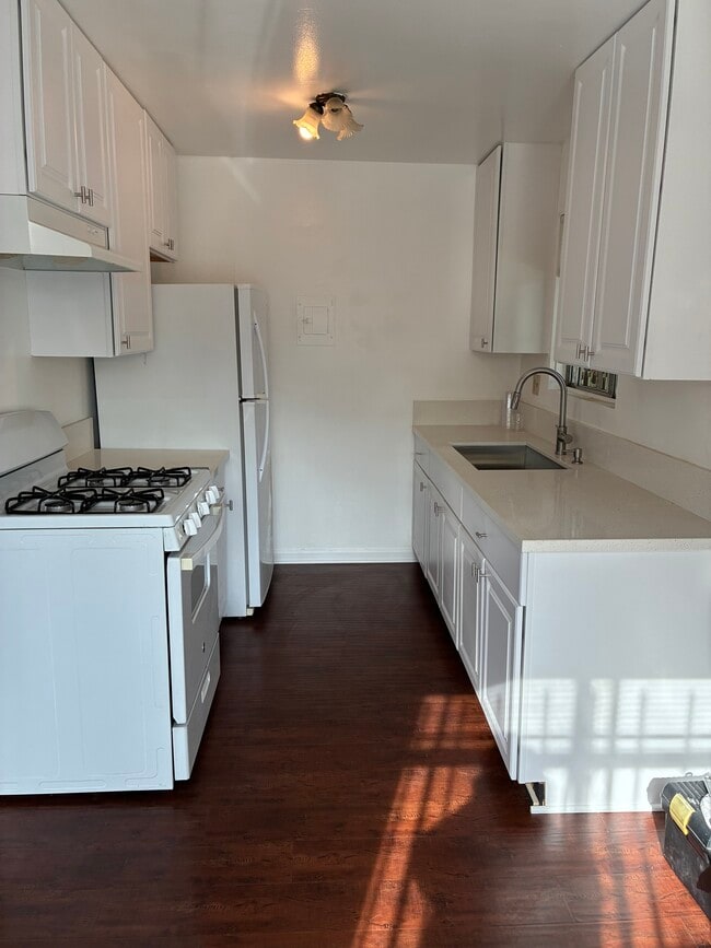 Photo - 4424 Edenhurst Ave Unit 1