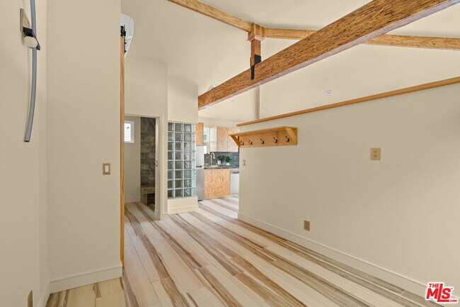 Photo - 621 Rose Ave Unit 623 1/2