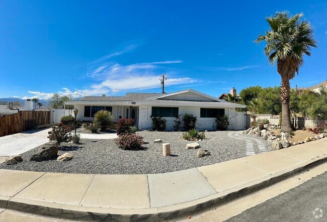Building Photo - 9831 Mesquite Ave Rental