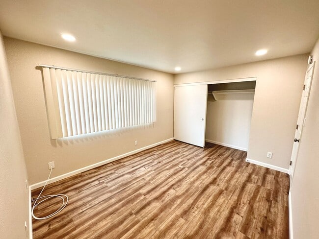 Building Photo - 9906 Buena Vista Dr Unit A
