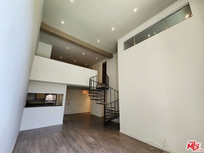 Building Photo - 1440 Veteran Ave Unit 336 Rental