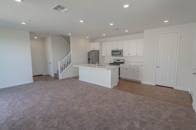 Photo - Five Points 3 Bedroom Home in Valencia!