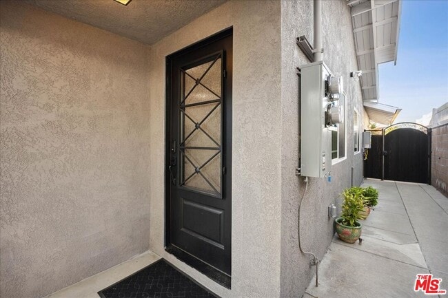 Photo - 9728 Kessler Ave