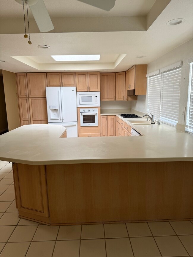 Photo - 569 Mundy Terrace