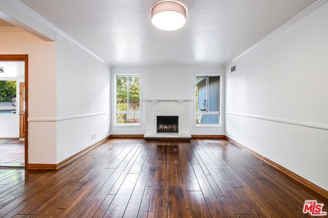 Photo - 2924 Manning Ave