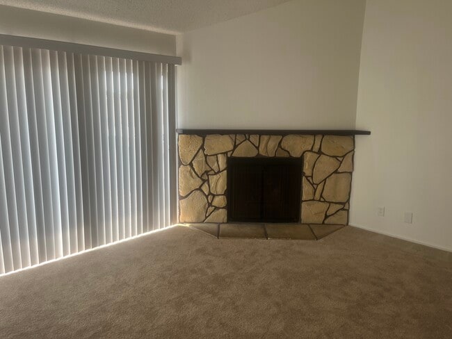 Building Photo - 8652 Gloria Ave Unit D