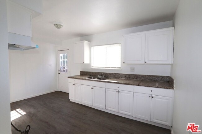 Photo - 8150 Sepulveda Pl Unit 3