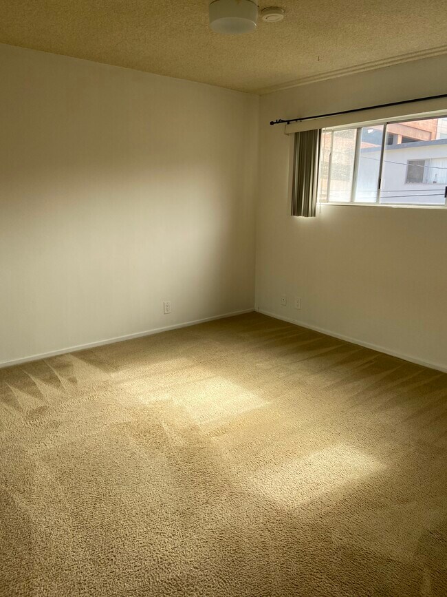 Photo - 11738 Goshen Ave