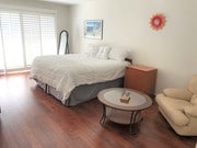 Extra-large master bedroom - 2308 Schader Dr Unit 109