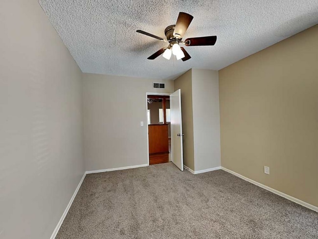 Photo - 14249 Minnehaha St