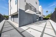 Photo - 646 N Boyle Ave Townhome