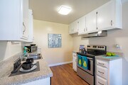1BR, 1BA - 610SF - West Park Apartments