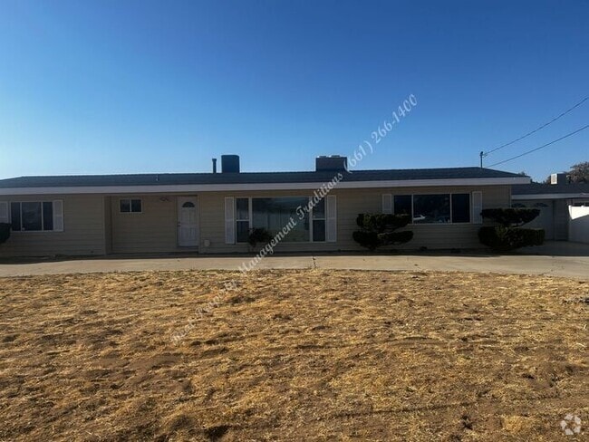 Building Photo - Ranch Style Home on Large Lot Located in W...