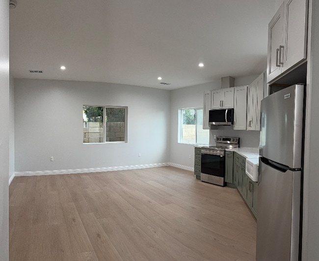 Building Photo - 9455 Luders Ave