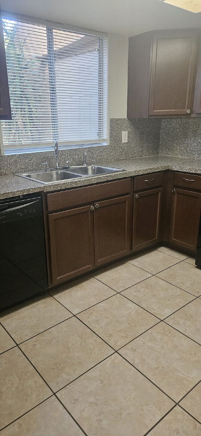 Building Photo - Spacious 2-Br Oasis with Pool in Cathedral City Unit #3