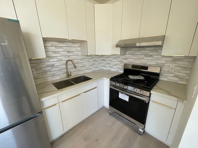 266M - 266M Apartment Unit 5537