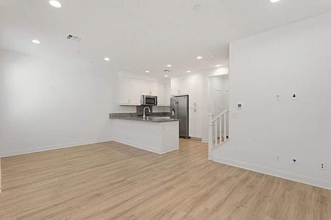 Photo - 2116 Solara Ln Unit -
