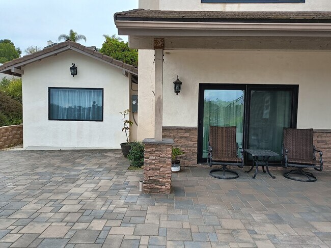 Photo - 1620-1624 York Dr