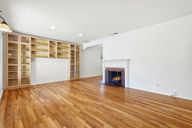 Photo - 1808 N Edison Blvd