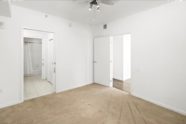 Master bedroom - 321 10th Ave Unit 908