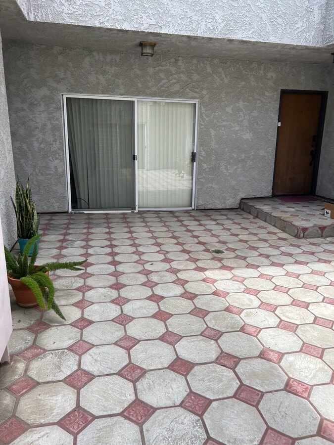 Photo - 1540 Centinela Ave
