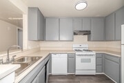 3BR, 2BA - 1,045SF - Kitchen - Hazeltine