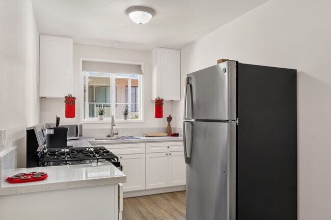 Photo - Charming 1 Bedroom Condo Just Blocks from the Beach! Unit 08