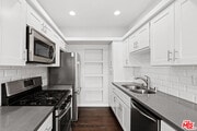 Photo - 10627 Moorpark St Unit 8