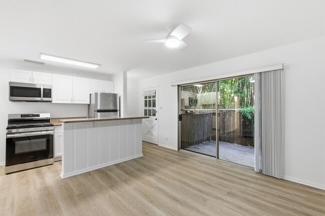 Building Photo - 1453 S Westgate Ave