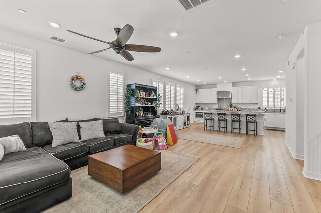 Photo - Exquisite Modern Townhome Nestled in the T...