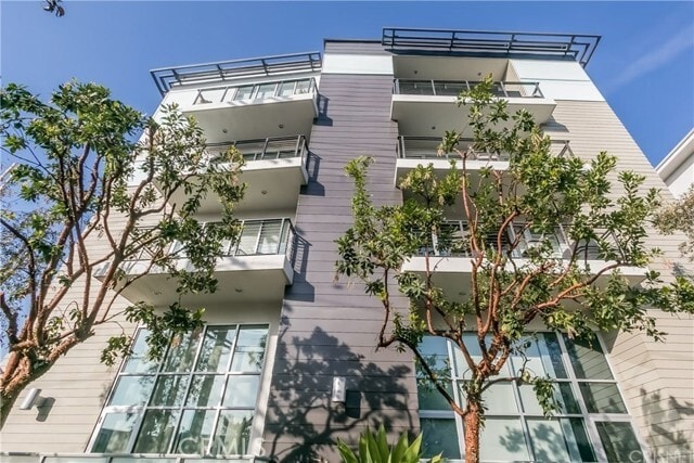 Photo - 12837 Moorpark St Unit 107