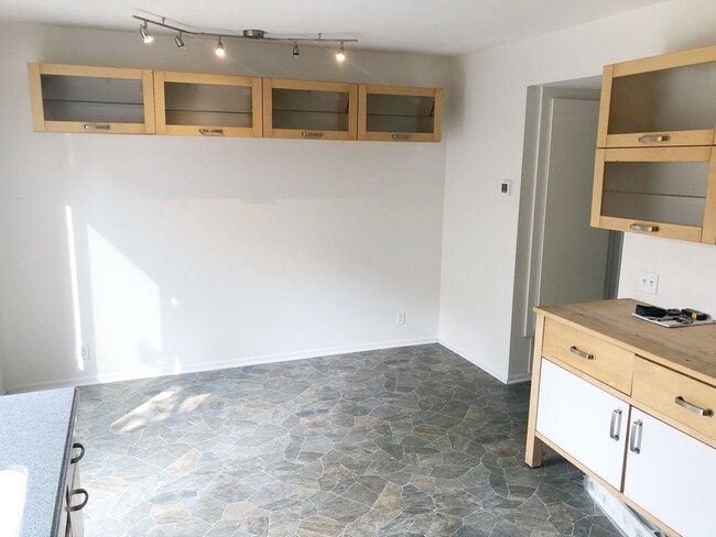 Photo - Amazing 2 bedroom townhome in the Woodbridge Community!