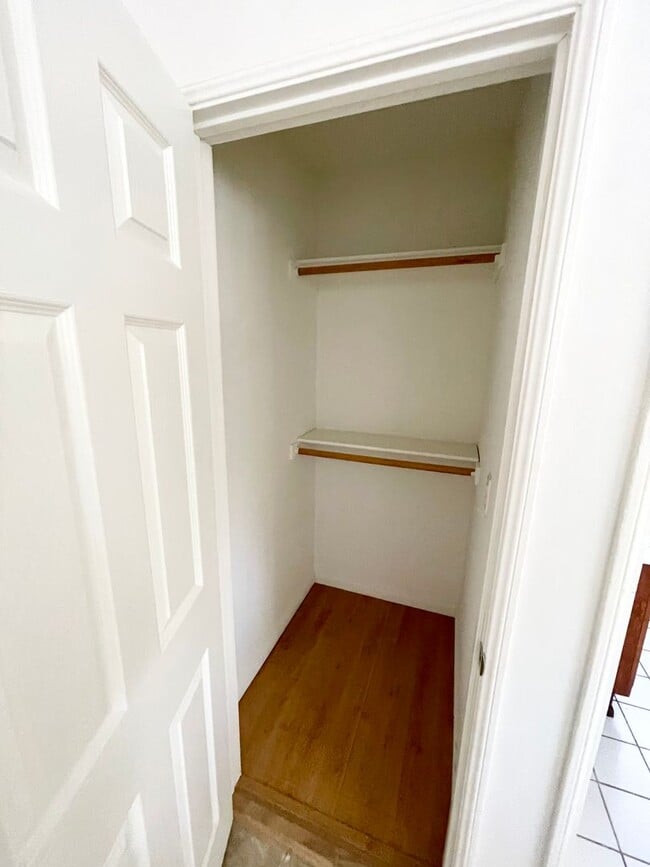 Photo - 221 W Hammel St