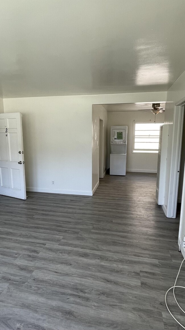 Photo - 2425 Silver Lake Blvd Unit 2425-B