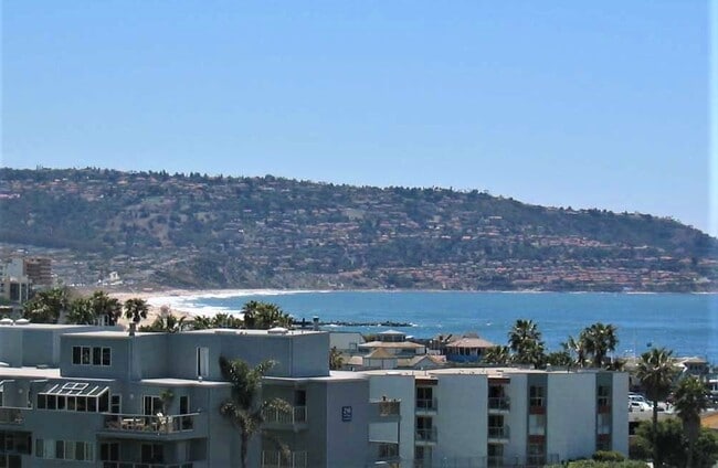 Building Photo - 120 The Vlg Unit 407