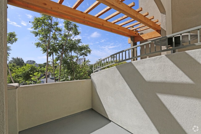 Loft, 1.5 BR - 1413 SF - Mission Hills Apartments
