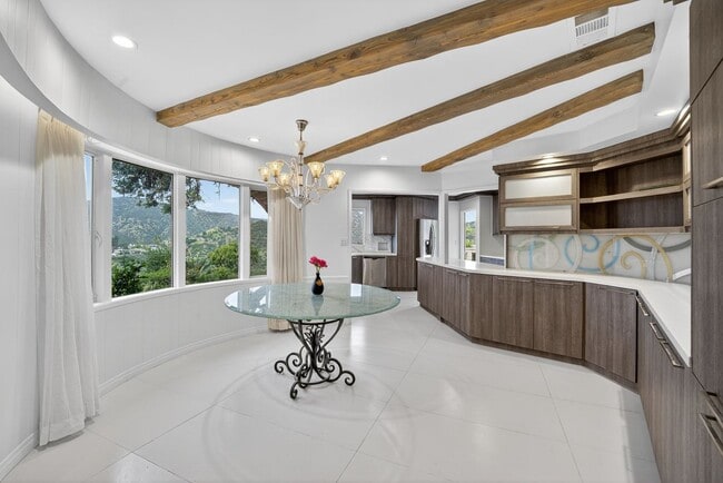 Photo - 935 Linda Flora Dr