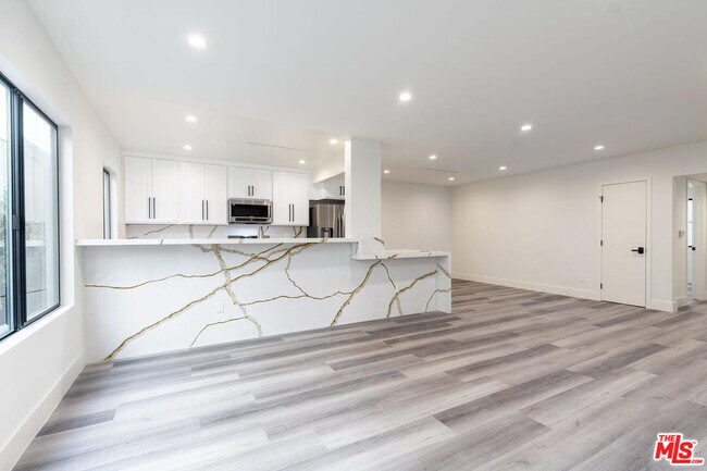 Photo - 1262 N Sweetzer Ave Unit 105