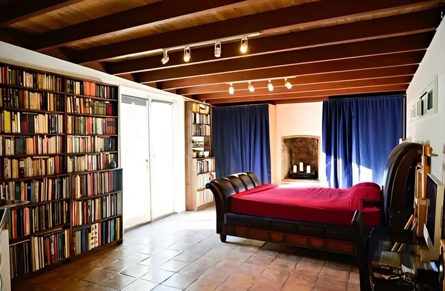 master bedroom - 2366 Nichols Canyon Rd