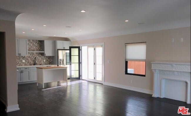 Photo - 1180 S Tremaine Ave