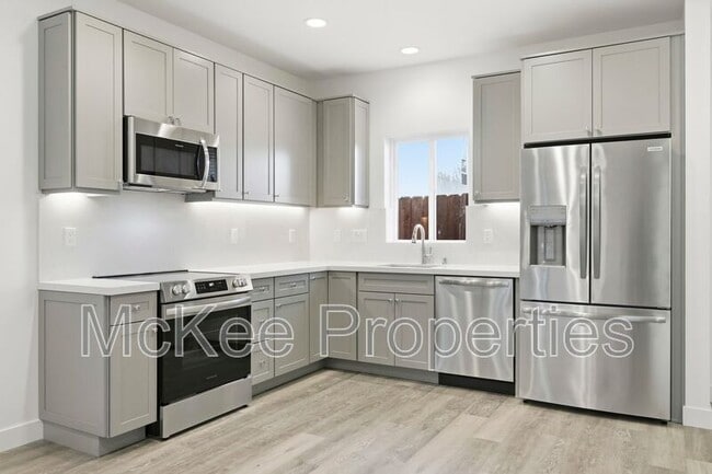 Building Photo - 6174 Dorothy Dr