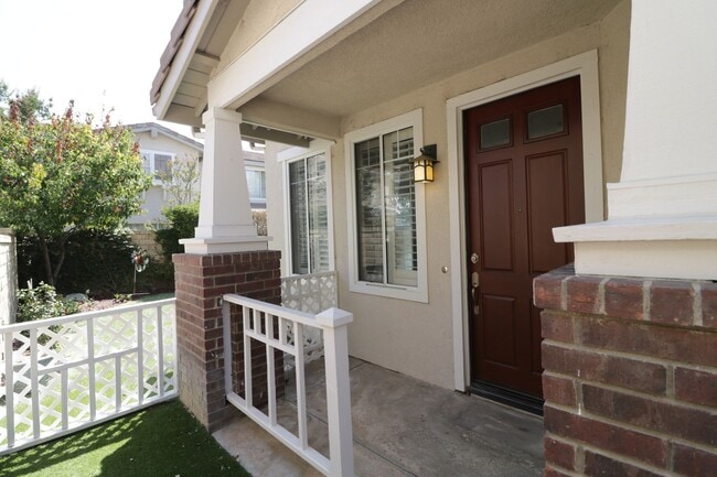 Photo - Townhome for Lease  in Valencia!