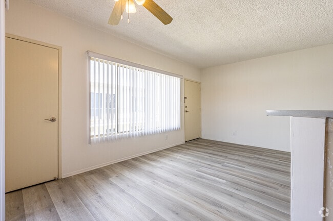 1BR, 1BA - 750SF - Dining Room - Lido Apartments - 12616-20 Caswell Ave