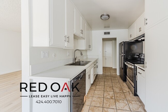 Photo - 10741 Moorpark St Unit 27