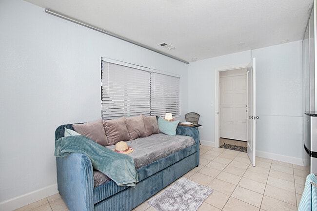 Photo - 5027 Santa Monica Ave Unit Beachside Condominium