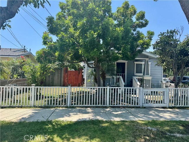 Photo - 594 N Lemon St House